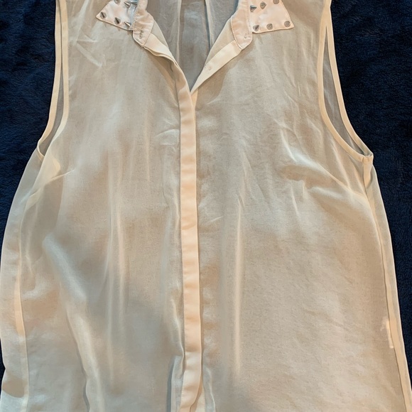 Top - Picture 2 of 4